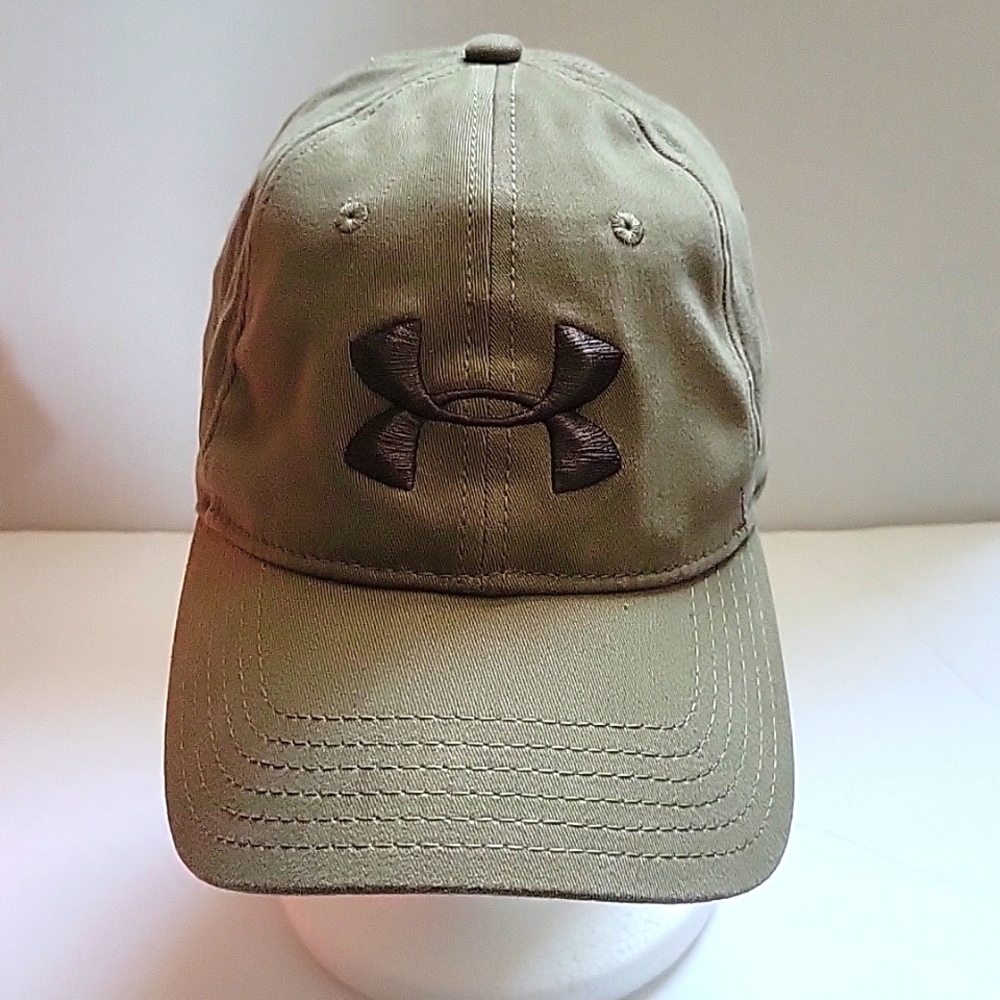 Under Armour Men's UA Blitzing Cap. Olive color. Lg/ XL
